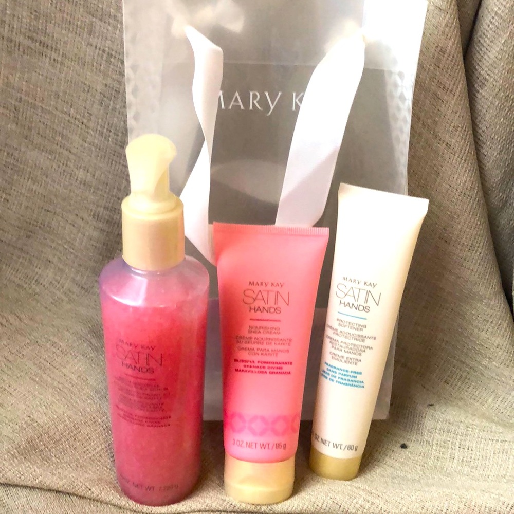 Mary Kay Satin Hands Pampering Set